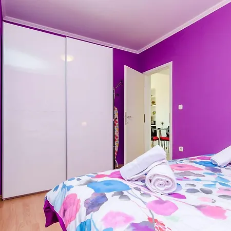 Libertas Apartment *